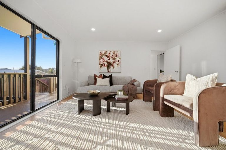 Photo of property in 1/76 Chilcott Road, Henderson, Auckland, 0612
