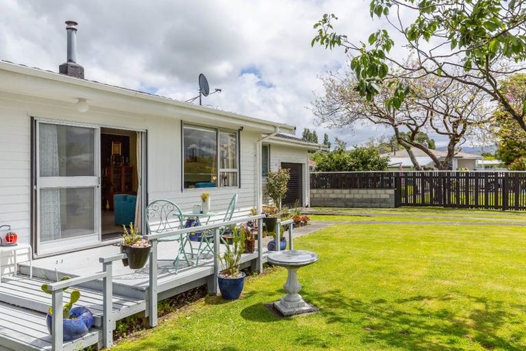 Photo of property in 2 Hornsby Street, Carterton, 5713