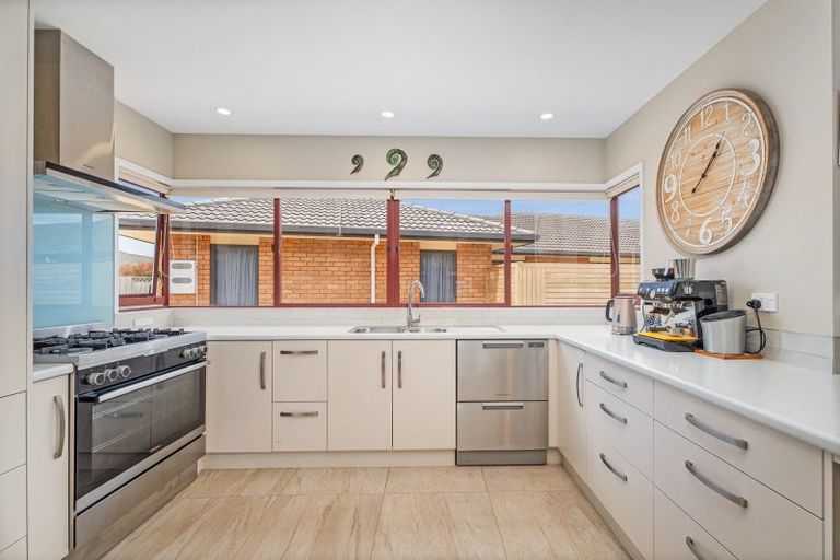 Photo of property in 8 Oribi Place, Whitianga, 3510