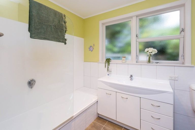 Photo of property in 50 Wai-iti Crescent, Woburn, Lower Hutt, 5010