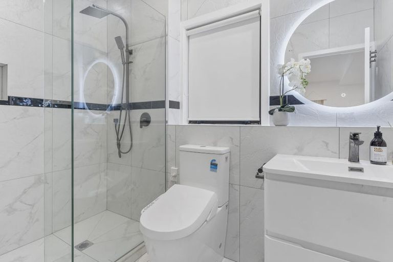 Photo of property in 3 Keldale Place, Forrest Hill, Auckland, 0620