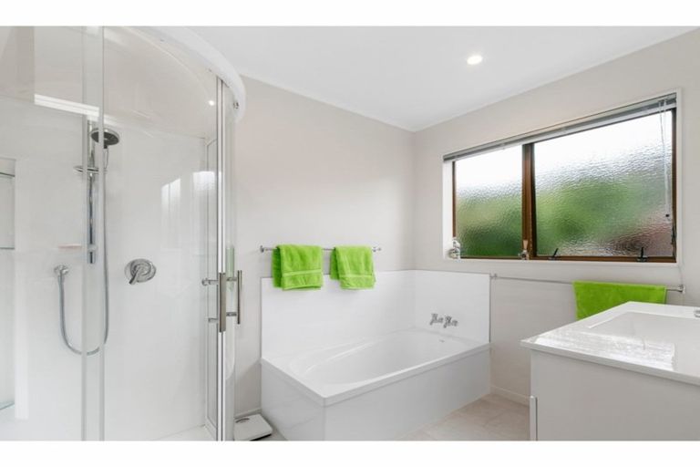 Photo of property in 13a Norton Park Avenue, Fairfield, Lower Hutt, 5011
