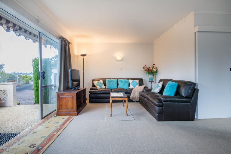 Photo of property in 2/142 Halsey Drive, Lynfield, Auckland, 1042