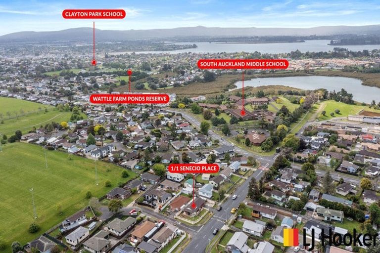 Photo of property in 1/1 Senecio Place, Weymouth, Auckland, 2103