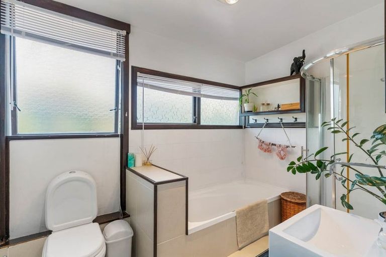 Photo of property in 334a Glenvar Road, Torbay, Auckland, 0630