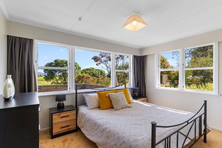 Photo of property in 6 Muhunoa West Road, Ohau, Levin, 5570