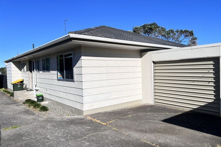 Photo of property in 1/7 Mcinnes Road, Weymouth, Auckland, 2103