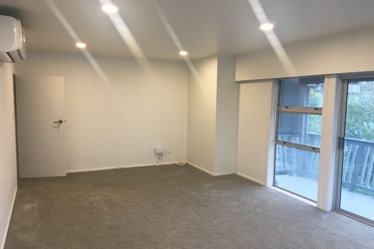 Photo of property in 87 Waimumu Road, Massey, Auckland, 0614