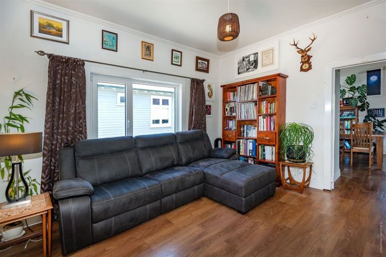 Photo of property in 91 Bowhill Road, New Brighton, Christchurch, 8083