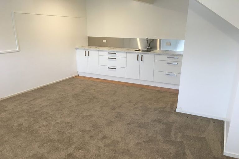 Photo of property in 33 Archers Road, Hillcrest, Auckland, 0629