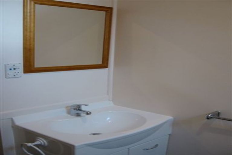 Photo of property in 16 Normanby Street, Newtown, Wellington, 6021