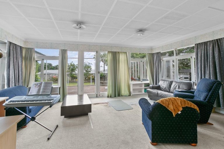 Photo of property in 10 Mangorei Road, Strandon, New Plymouth, 4312
