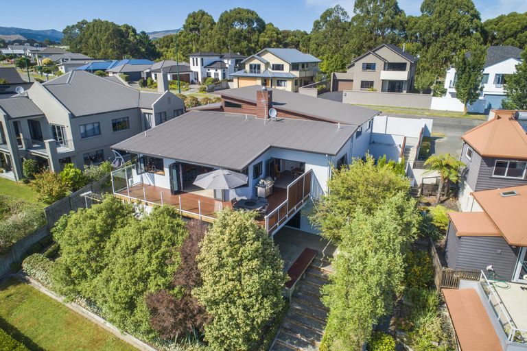 Photo of property in 51 Ruapehu Drive, Fitzherbert, Palmerston North, 4410