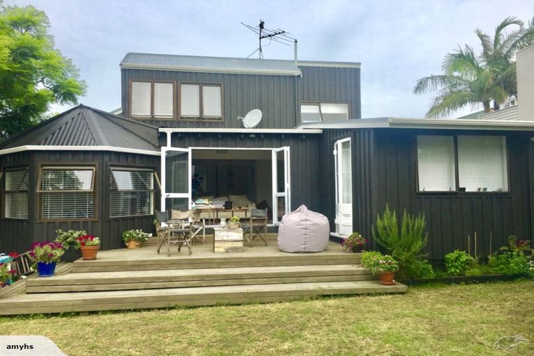 Photo of property in 2 Sinclair Street, Devonport, Auckland, 0624