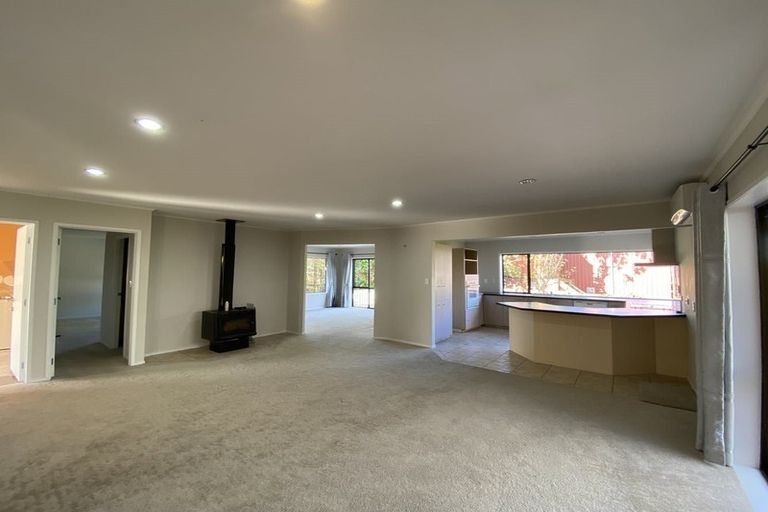 Photo of property in 24 Luckens Road, West Harbour, Auckland, 0618