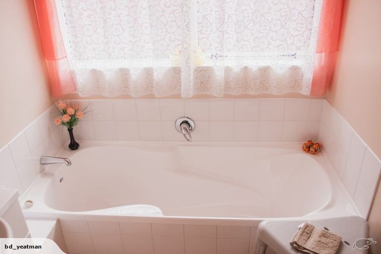 Photo of property in 86 Rowesdale Drive, Ohauiti, Tauranga, 3112