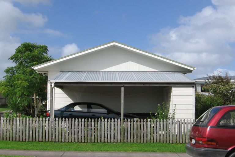 Photo of property in 6 Stephen Avenue, Henderson, Auckland, 0610