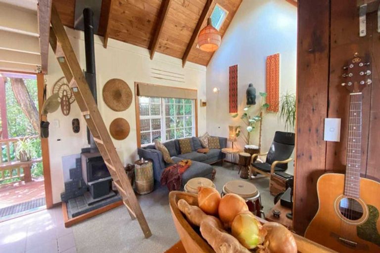 Photo of property in 35 Crescent Road East, Ostend, Waiheke Island, 1081