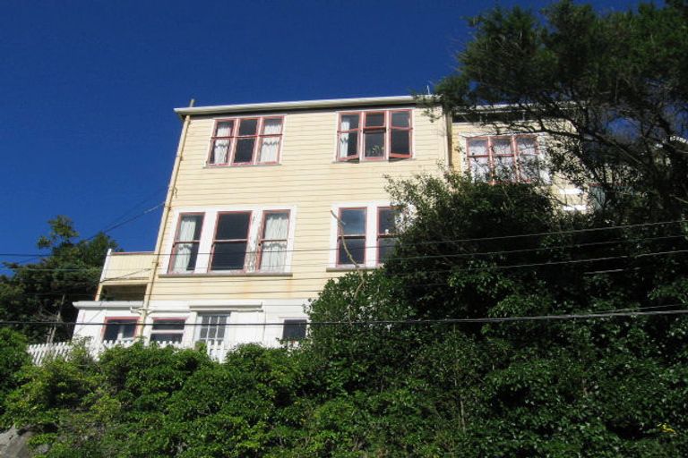 Photo of property in 88 Kelburn Parade, Kelburn, Wellington, 6012