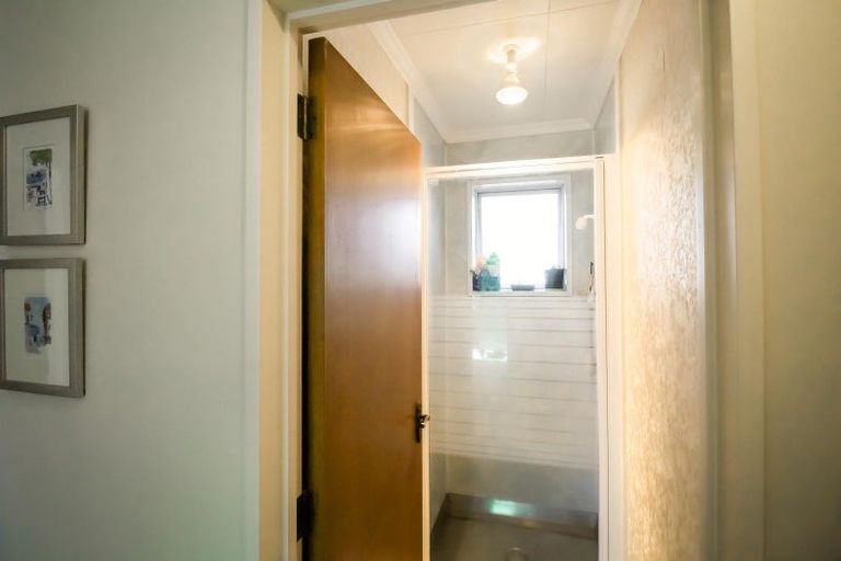 Photo of property in 1a Huata Place, West End, Palmerston North, 4412