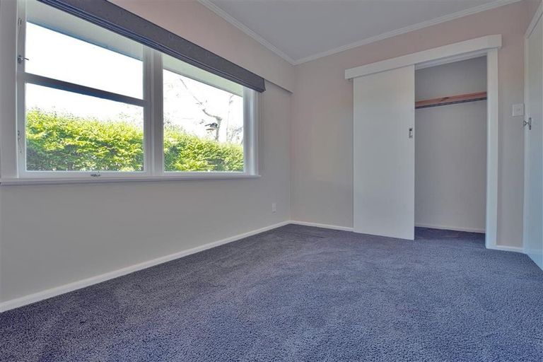 Photo of property in 16a Howard Road, Taradale, Napier, 4112