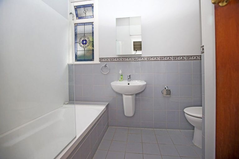 Photo of property in 63 Endeavour Street, Lyall Bay, Wellington, 6022