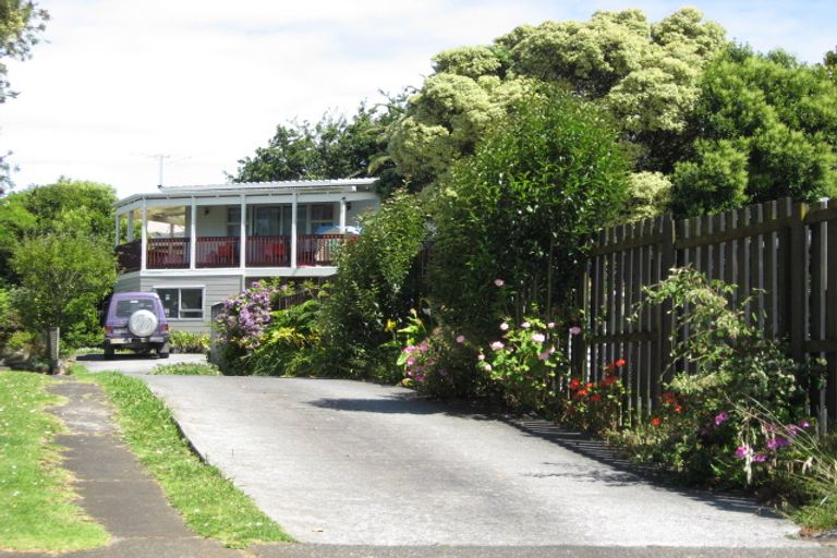Photo of property in 18 Dunstall Place, Mangere Bridge, Auckland, 2022