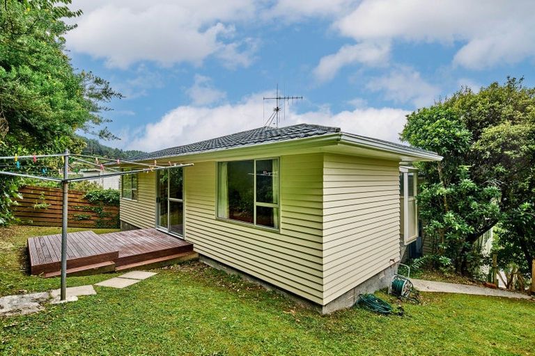 Photo of property in 44 Westhaven Drive, Tawa, Wellington, 5028