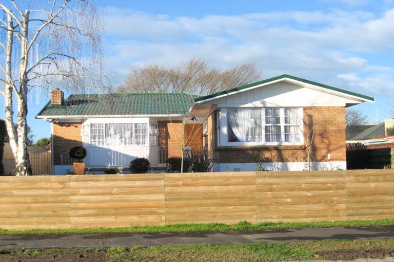 Photo of property in 37 Berkley Avenue, Hillcrest, Hamilton, 3216