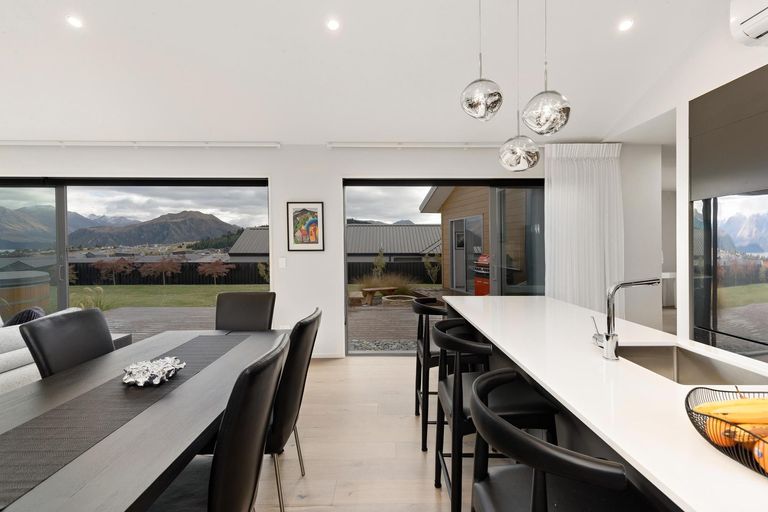 Photo of property in 8 The Heights Avenue, Wanaka, 9305