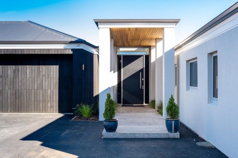 Photo of property in 207 Durham Drive, Havelock North, 4130