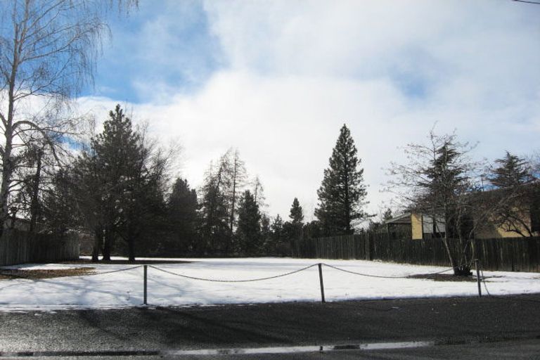 Photo of property in 19 Jollie Road, Twizel, 7901