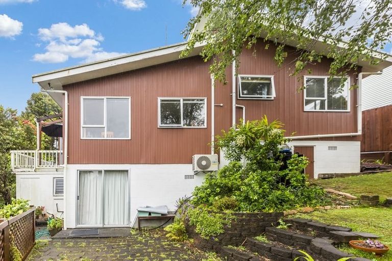 Photo of property in 32 Coroglen Avenue, Birkenhead, Auckland, 0626