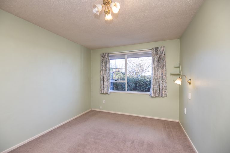 Photo of property in 2/5 Frome Place, St Albans, Christchurch, 8052