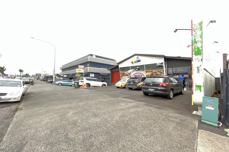 Photo of property in 25a Great South Road, Papakura, 2110