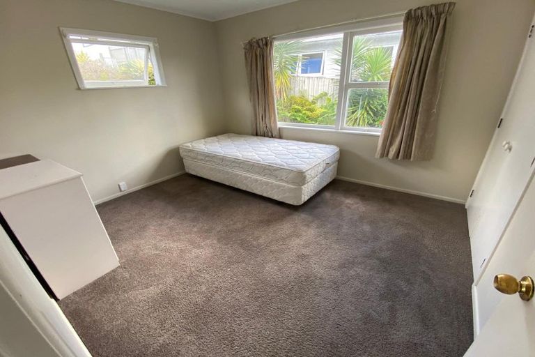 Photo of property in 23 Downing Street, Glenfield, Auckland, 0629