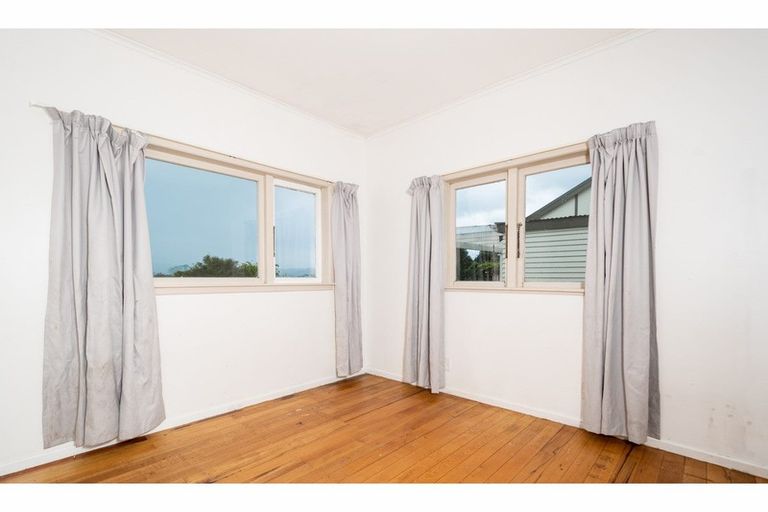 Photo of property in 54 Mcentee Road, Waitakere, Auckland, 0816