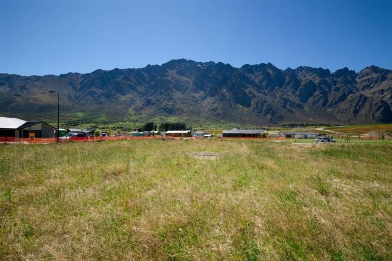 Photo of property in 27 Shepherd Road, Jacks Point, Queenstown, 9371