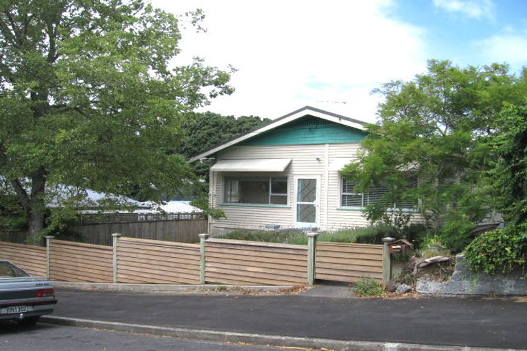 Photo of property in 13 Awanui Street, Birkenhead, Auckland, 0626