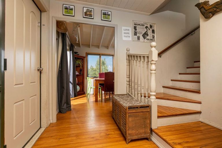 Photo of property in 166 Opanuku Road, Henderson Valley, Auckland, 0612