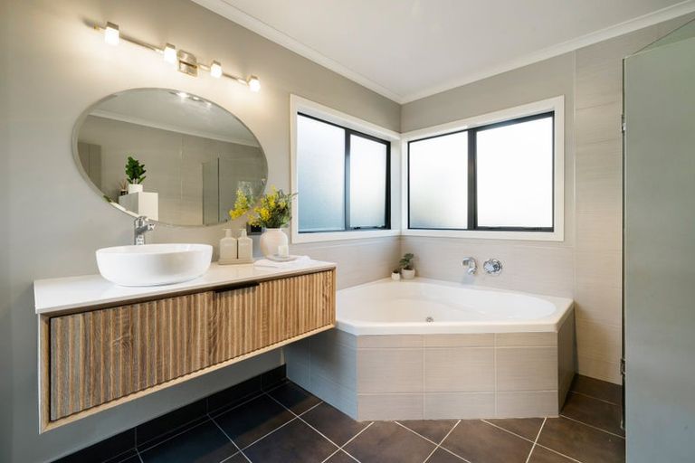 Photo of property in 10 The Dales, Dinsdale, Hamilton, 3204