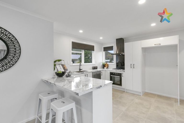 Photo of property in 2/352 Oxford Terrace, Avalon, Lower Hutt, 5011