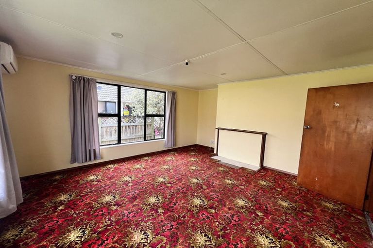 Photo of property in 72 Kelman Road, Kelston, Auckland, 0602