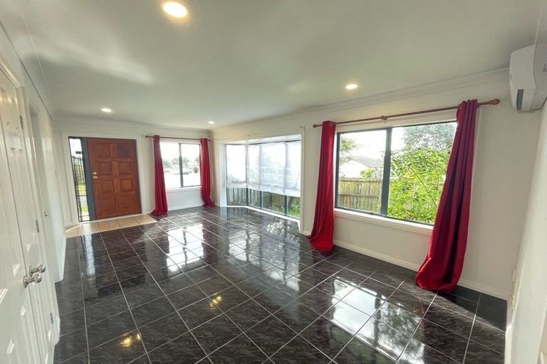 Photo of property in 2 Genesis Place, Flat Bush, Auckland, 2019