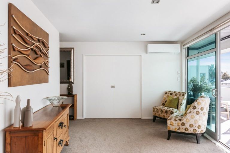 Photo of property in Palm Cove Apartments, 302/6 Tawa Street, Mount Maunganui, 3116