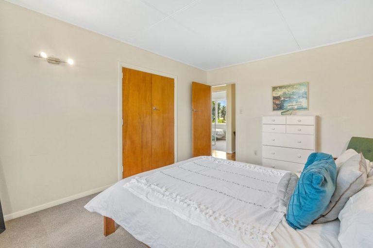 Photo of property in 141 Kahukura Avenue, Waitarere Beach, Levin, 5510