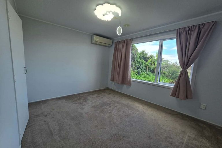 Photo of property in 18 Dunstall Place, Mangere Bridge, Auckland, 2022