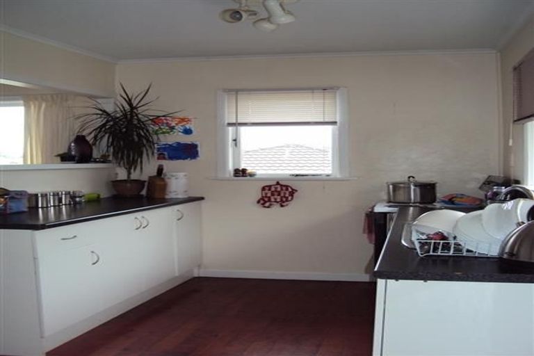 Photo of property in 17 Oreil Avenue, West Harbour, Auckland, 0618