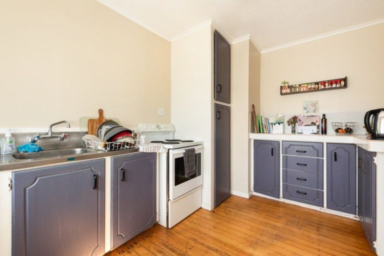 Photo of property in 17 Pitau Road, Mount Maunganui, 3116