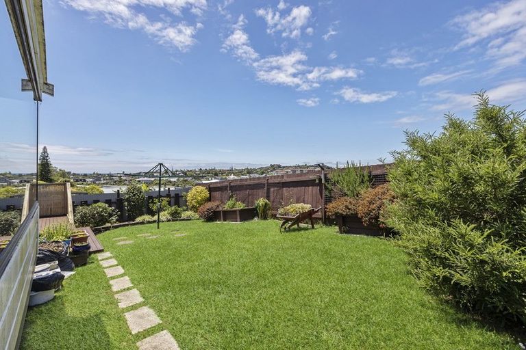 Photo of property in 37b Albatross Road, Red Beach, 0932